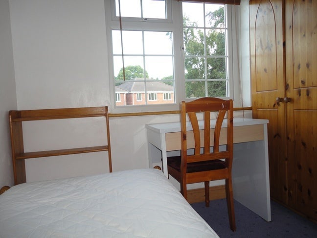 Room Swinford Road in Birmingham