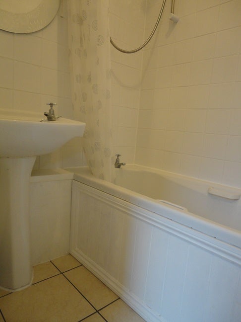 Room Swinford Road in Birmingham