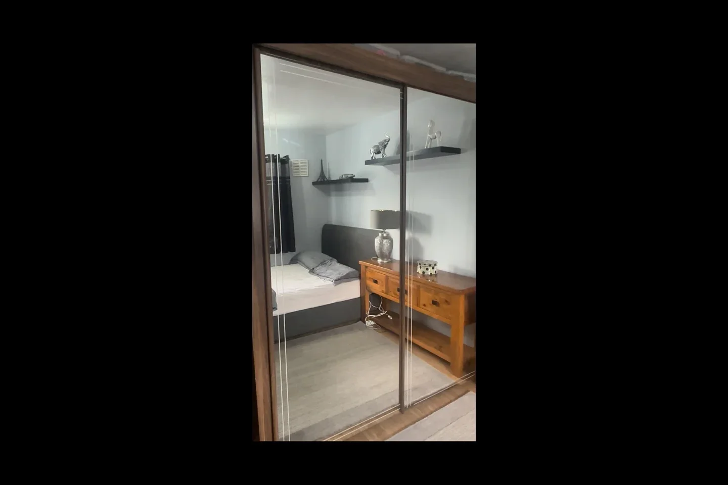 Room Elsinge Road in Greater London