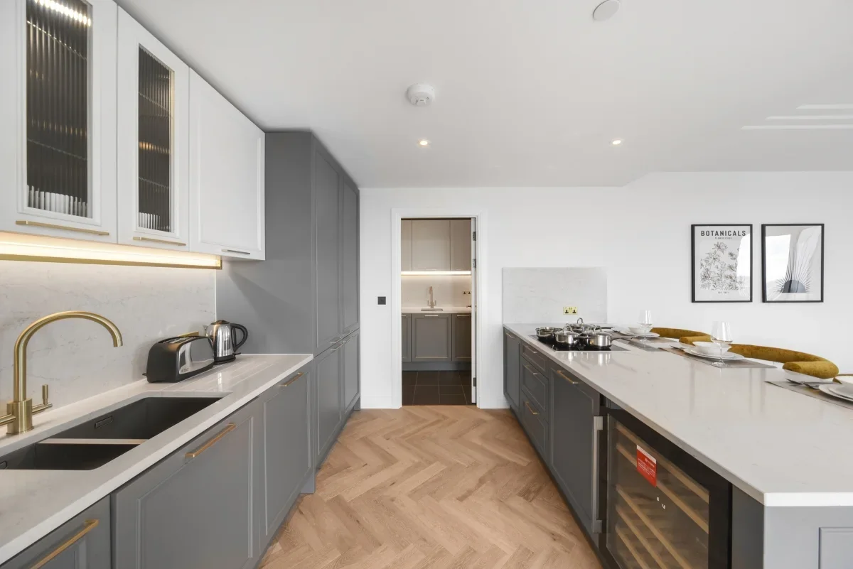 Flat Pulton Place in Greater London