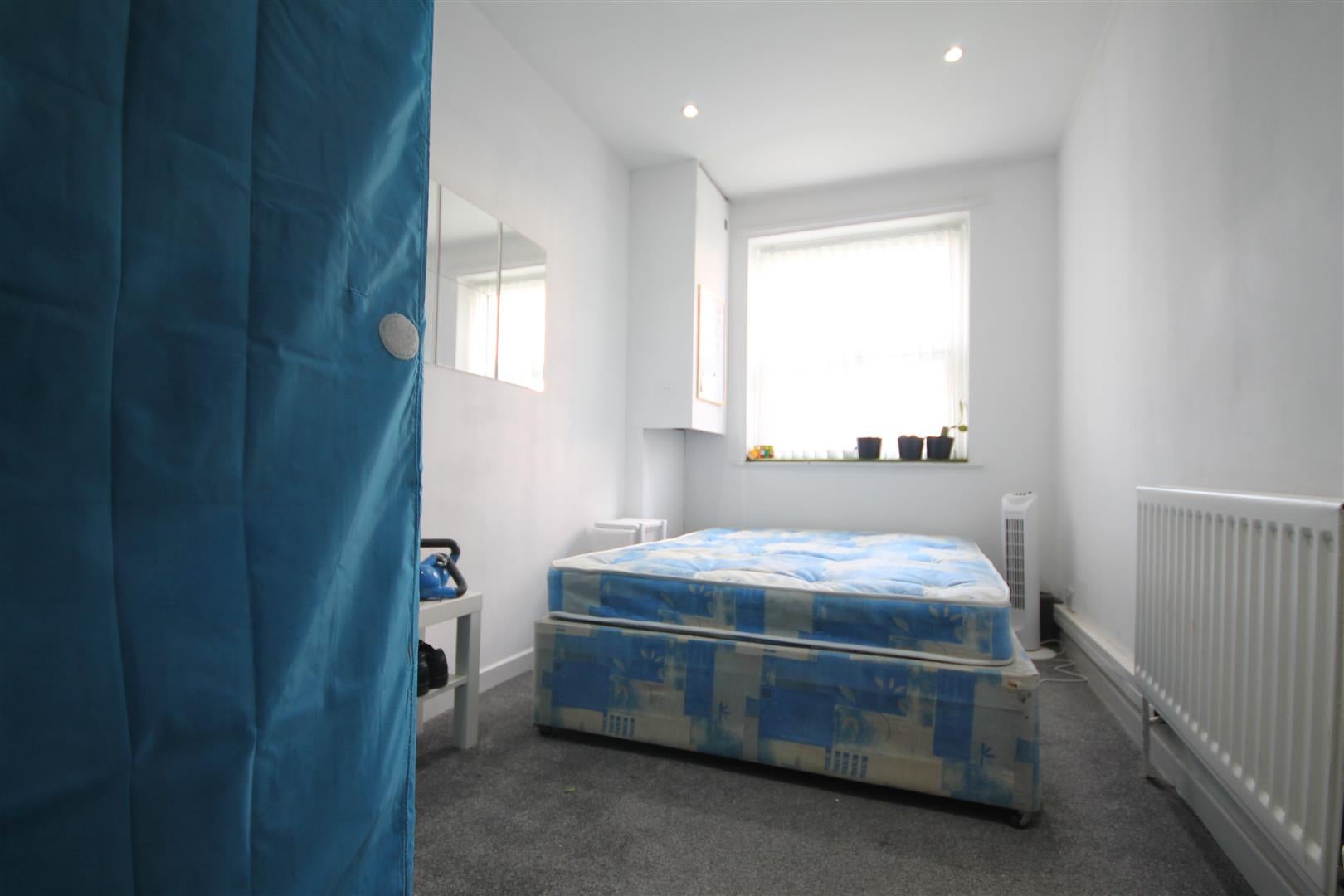 Flat Westgate Road in Newcastle upon Tyne