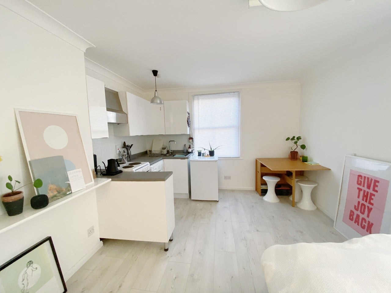 Flat Oakhurst Grove in Greater London
