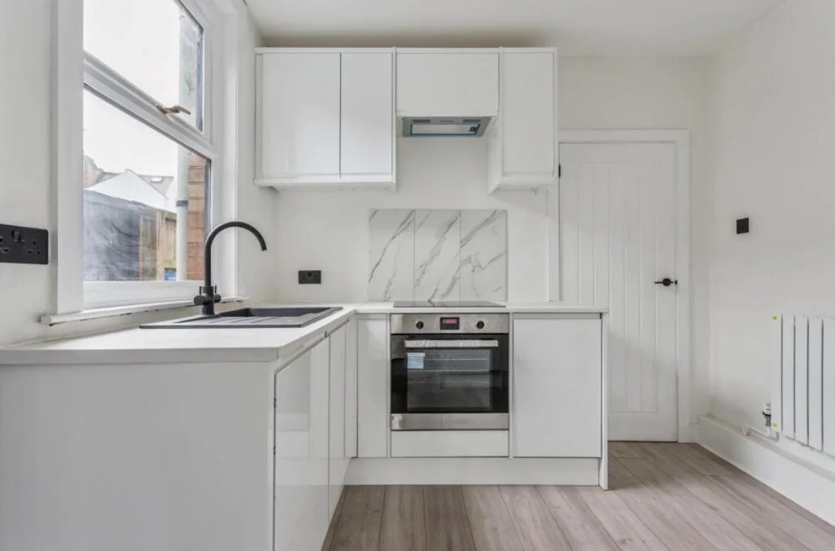 Flat Sandringham Road in Watford