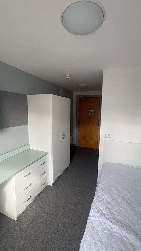 Room Portland Road in Newcastle upon Tyne