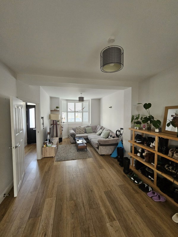 Room Geere Road in Greater London