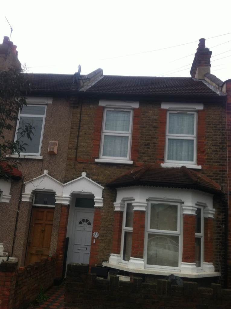 Flat Melford Road in Greater London
