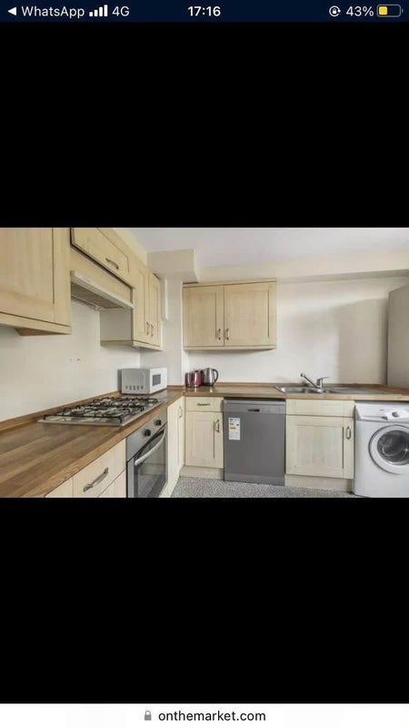 Room Strathdon Drive in Greater London