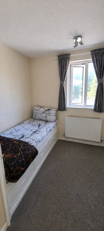 Room Saint Marys Road in Bristol
