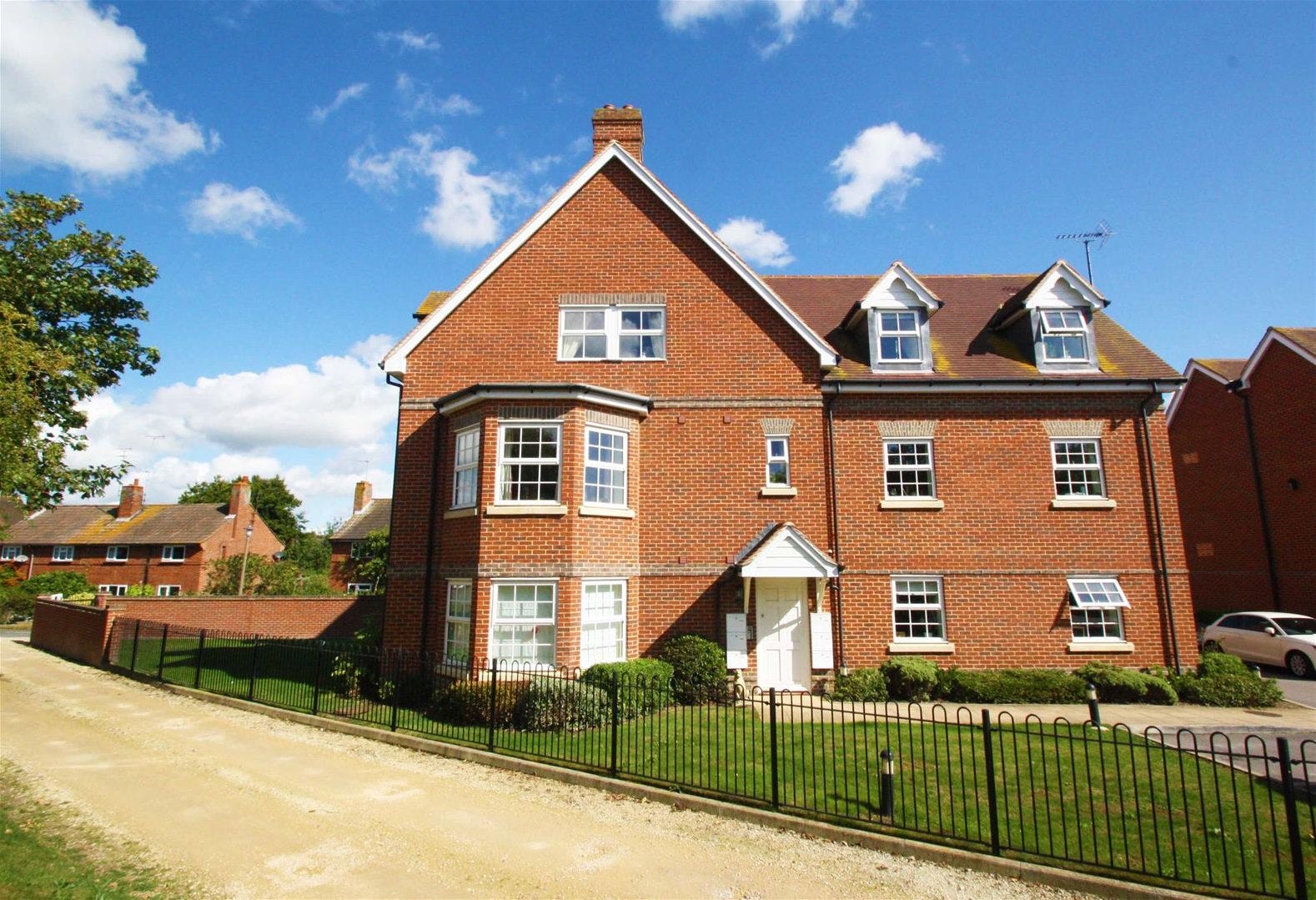 Flat Cotmore Gardens in South Oxfordshire