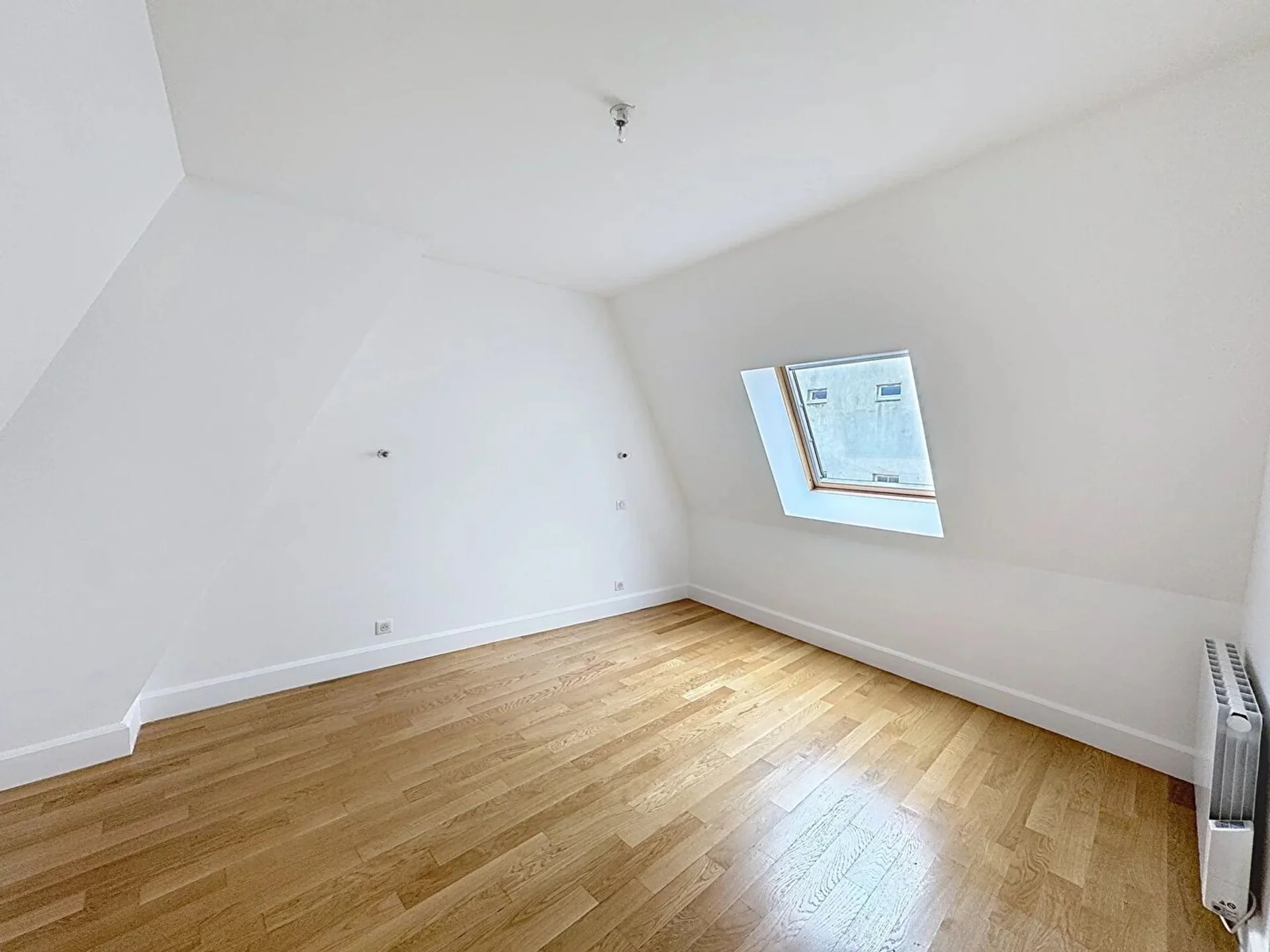 Flat Rue La Boétie in Paris