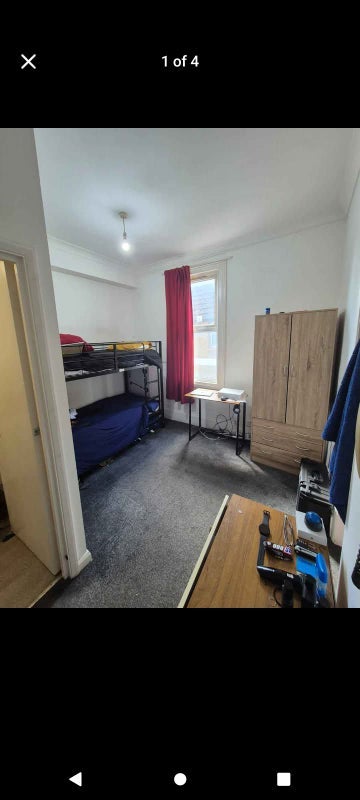 Flat Kidderminster Road in Greater London