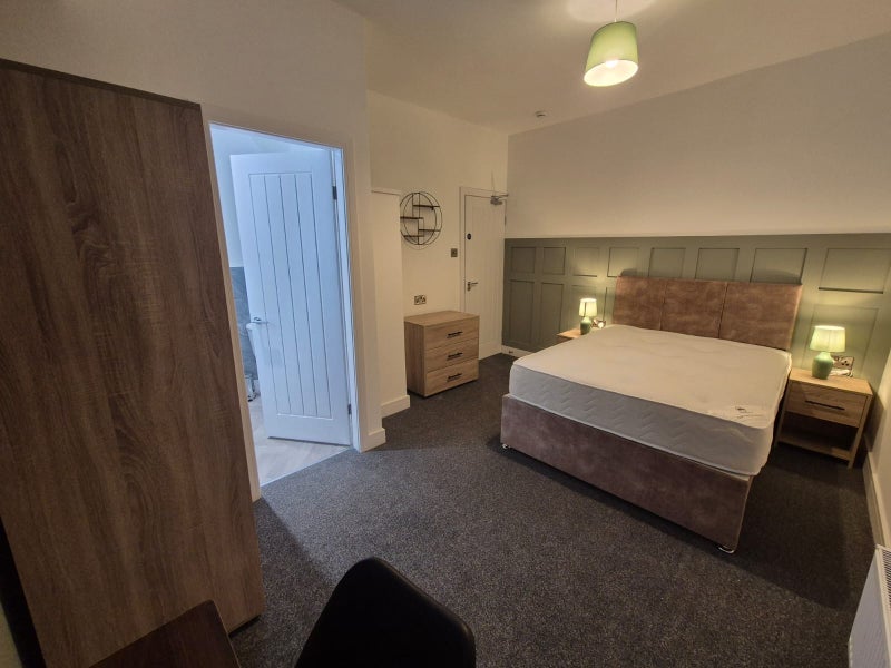 Room Gartside Street in Tameside