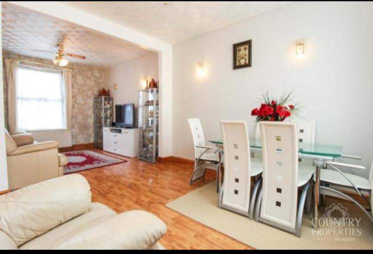 Flat Brereton Road in Bedford