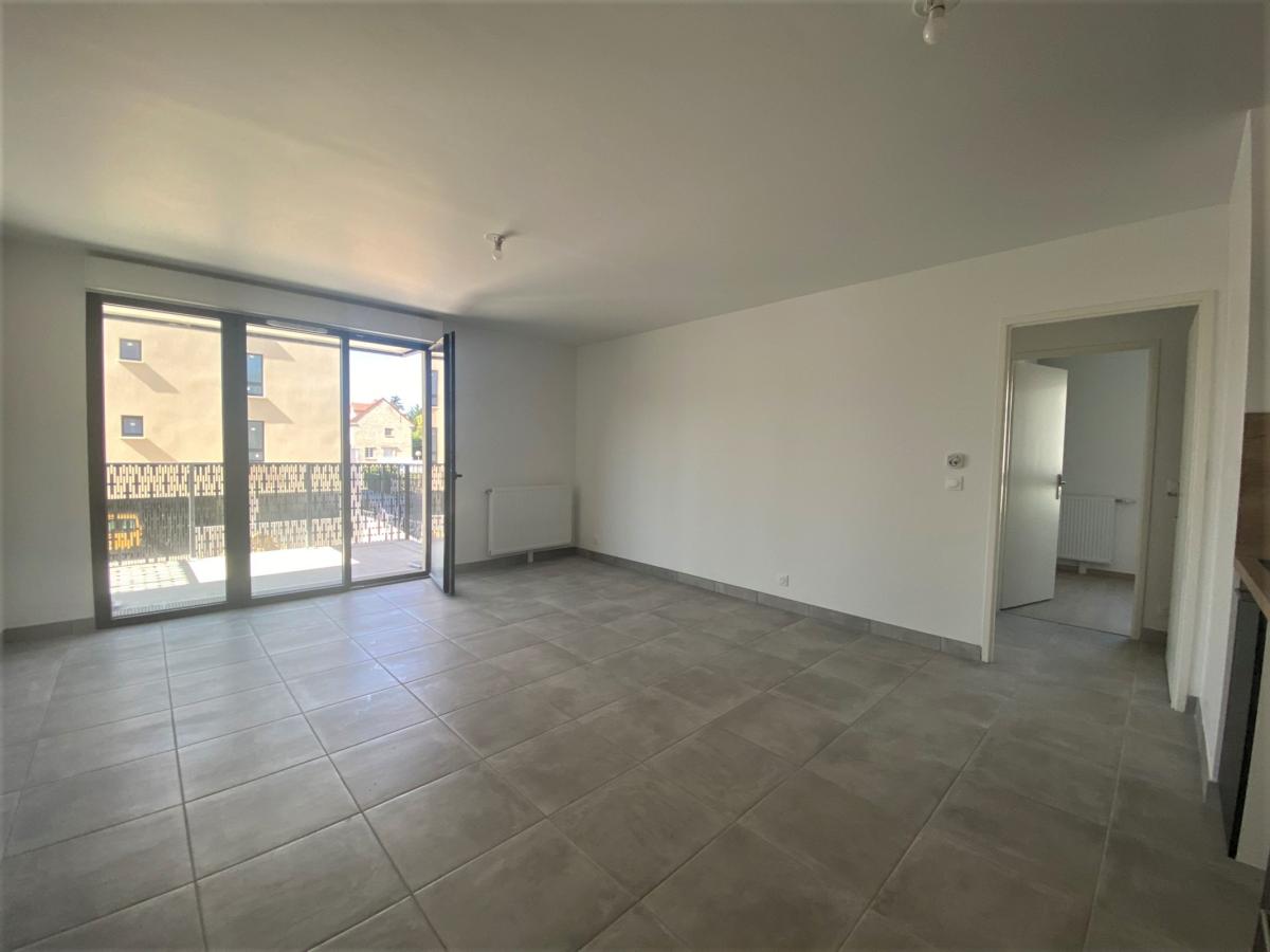 Flat Rue du Docteur Jacques Touati in Persan