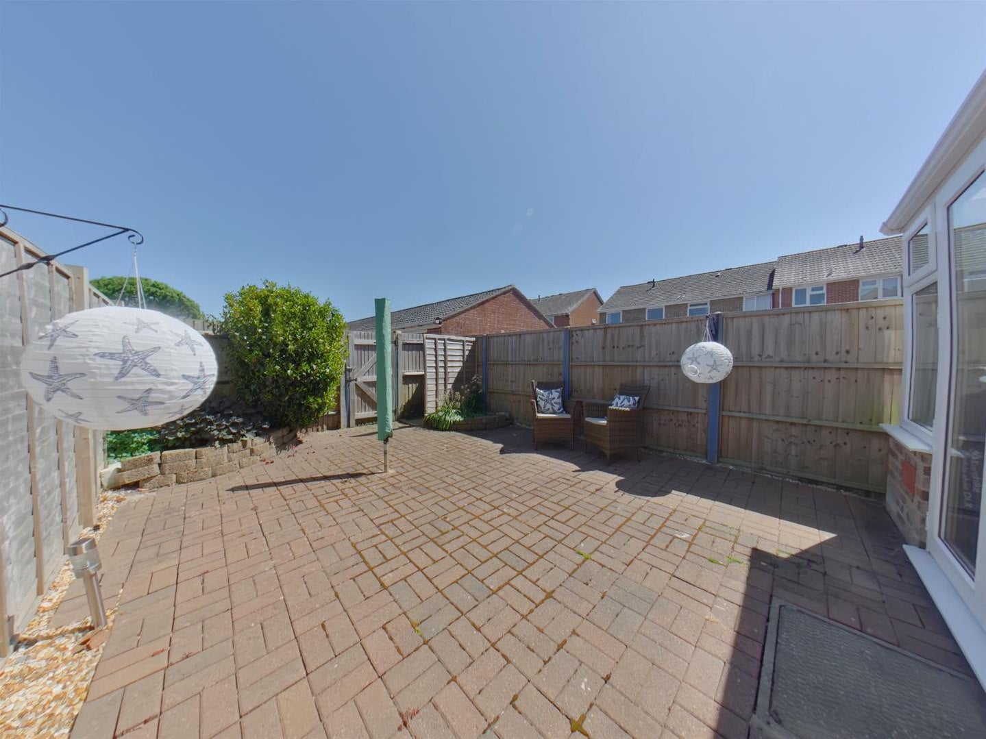 House Esmonde Close in Lee-on-the-Solent