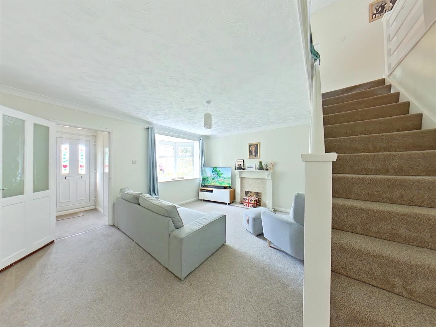 House Esmonde Close in Lee-on-the-Solent