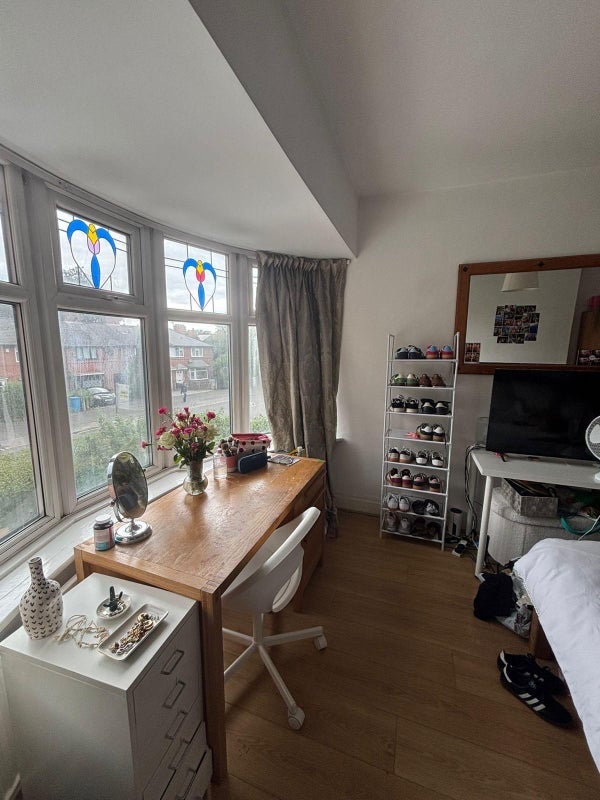 Room Burton Road in Manchester