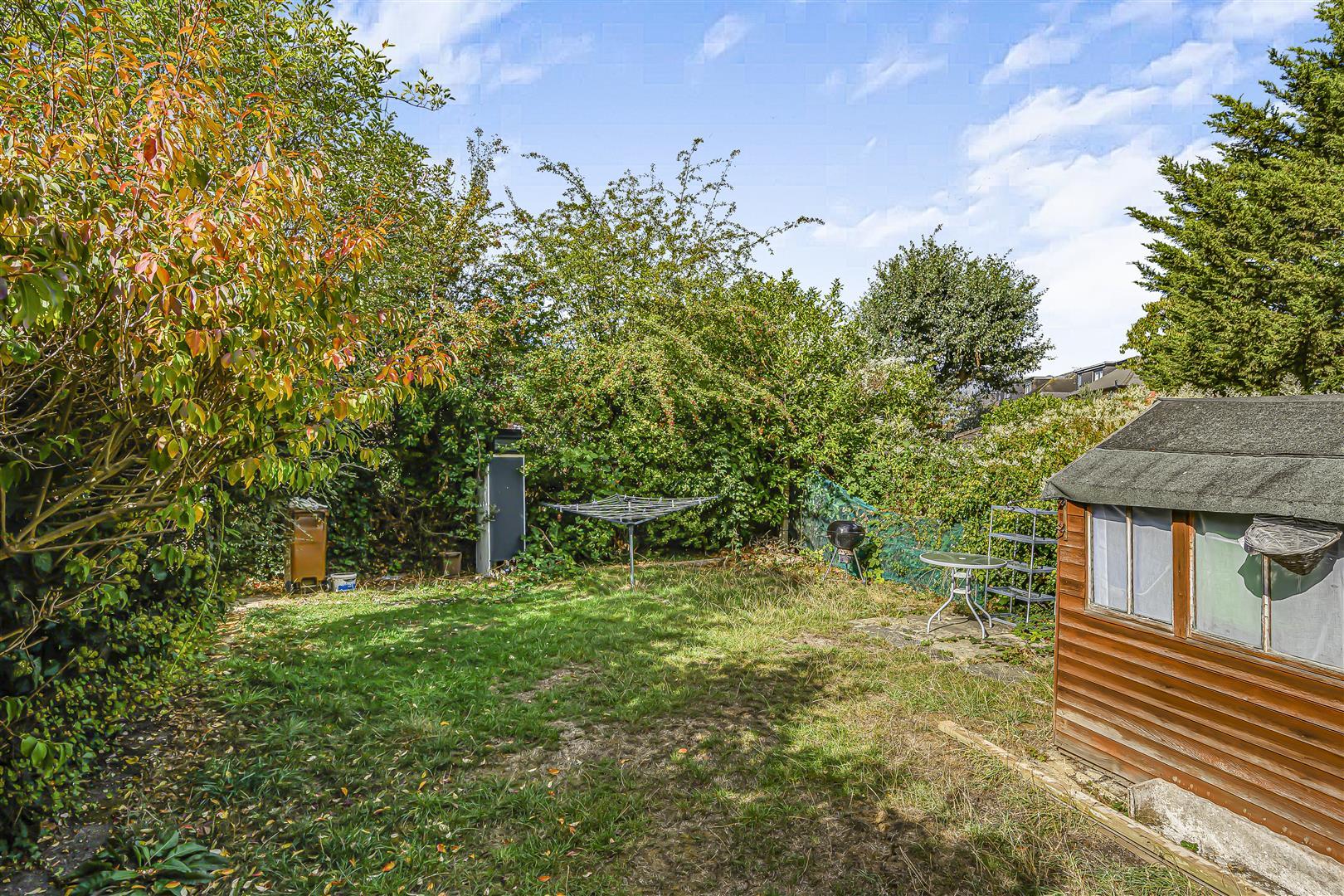 Flat Heathfield in Greater London