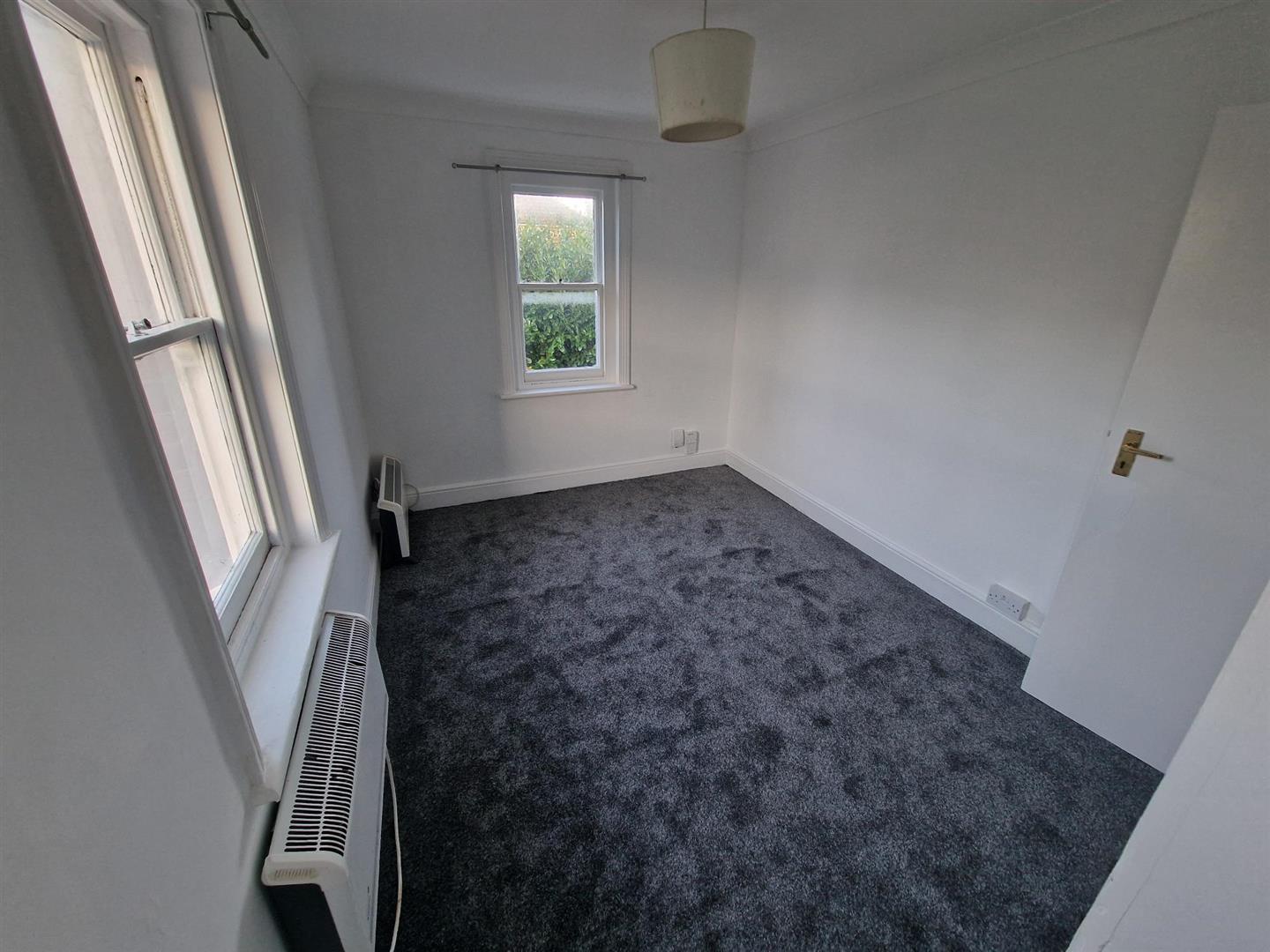 Flat Walpole Road in Bournemouth