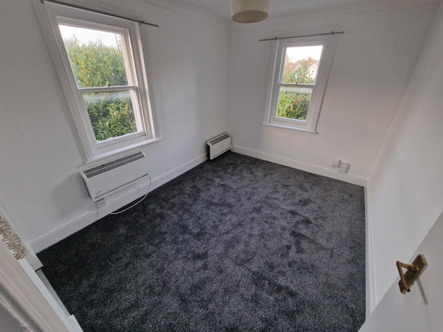Flat Walpole Road in Bournemouth