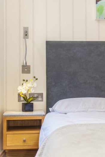 Flat Willoughby Street in Greater London