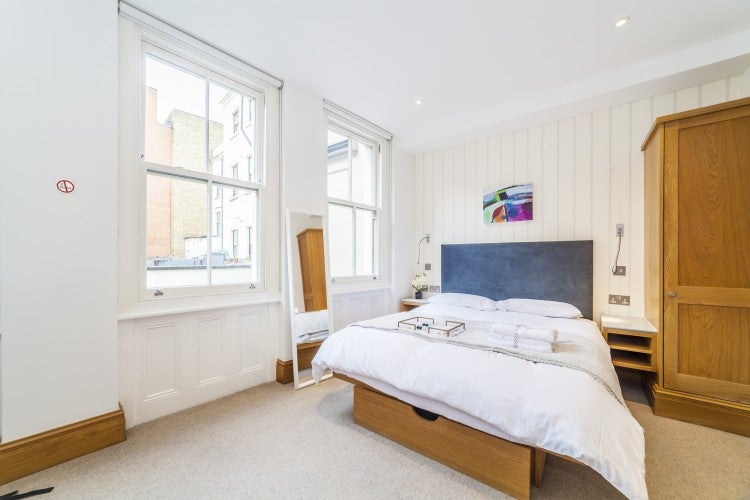 Flat Willoughby Street in Greater London