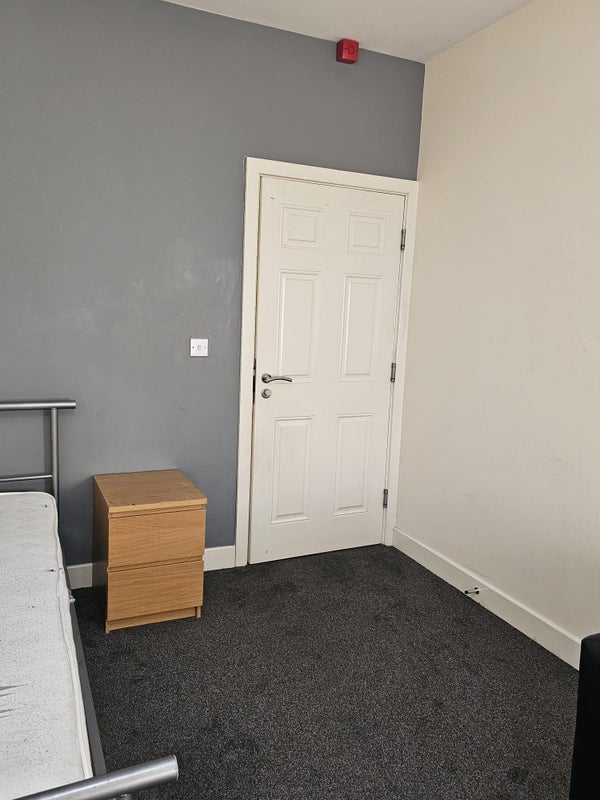 Room Godwin Street in Bradford