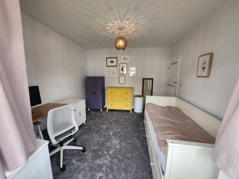 Room Chaldon Way in Greater London
