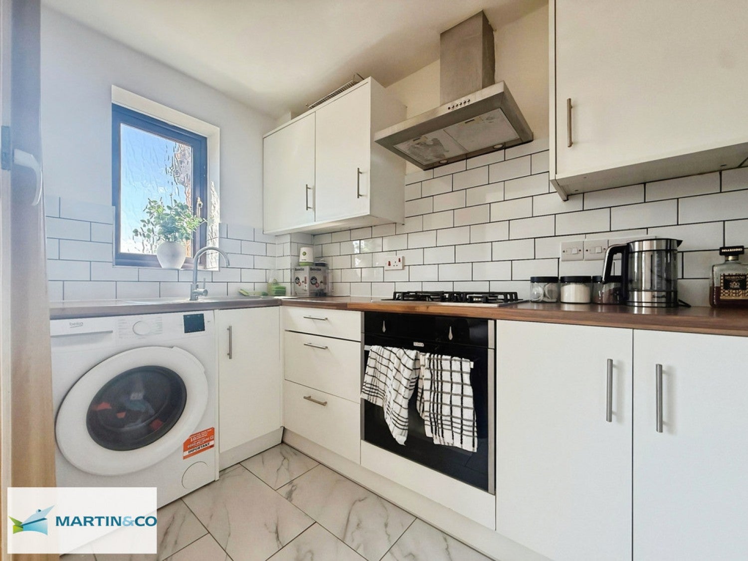 House Knossington Close in Reading