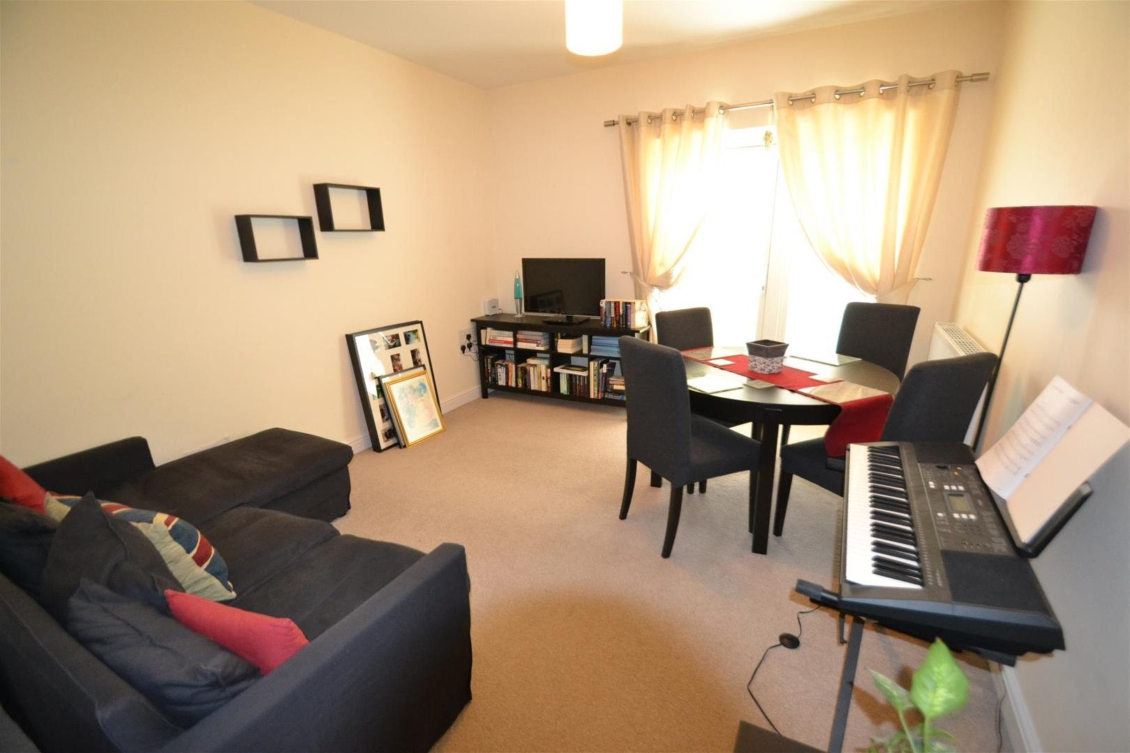 Flat The Cedars in Broxbourne