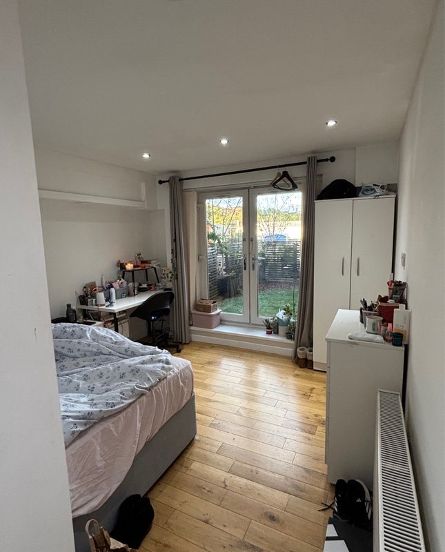 Room Fairlie Park Drive in Glasgow