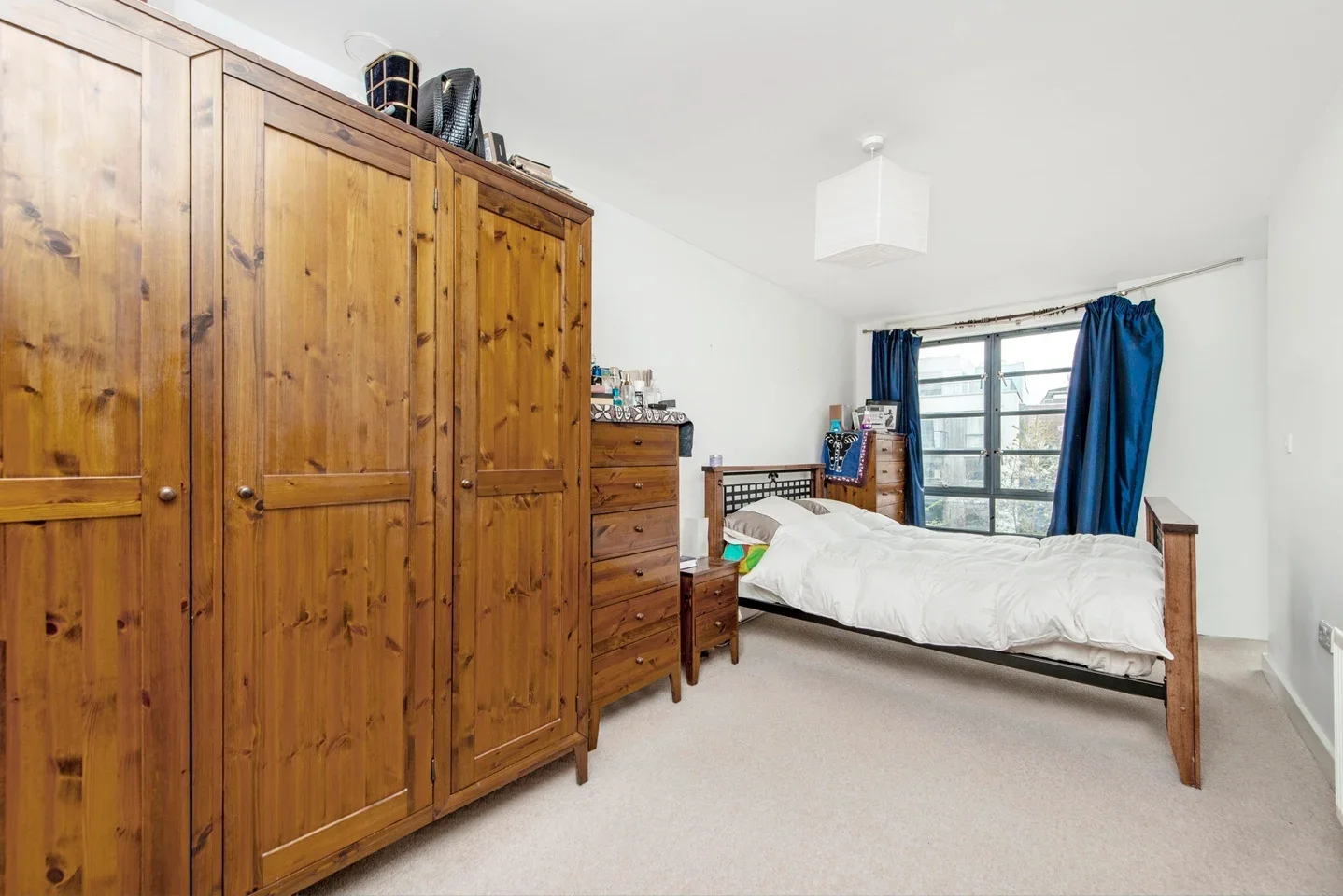 Flat De Beauvoir Crescent in Greater London