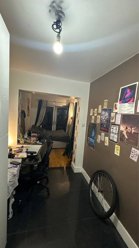 Room Trelawney Estate in Greater London