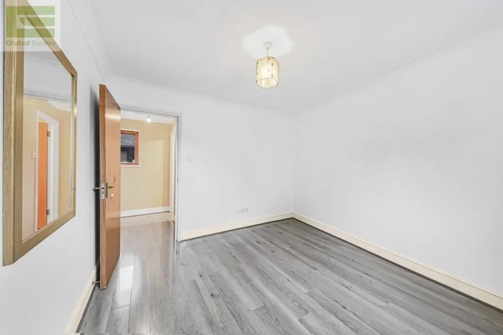 House Bridle Path in Greater London