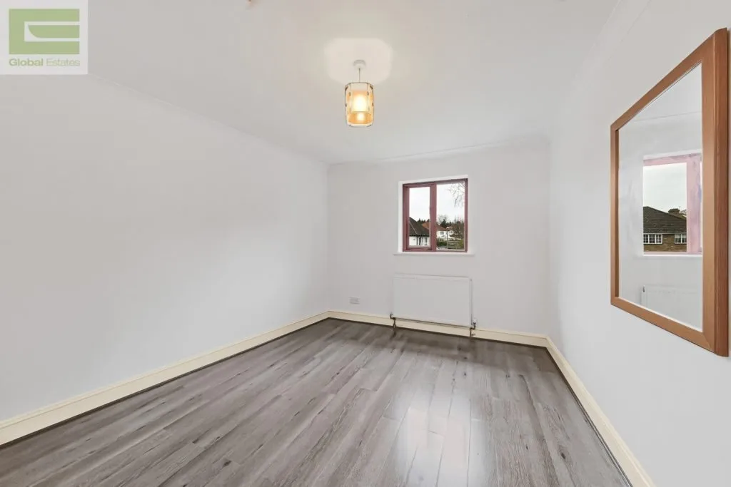 House Bridle Path in Greater London