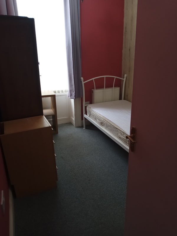 Room Rowcroft Court in Stroud