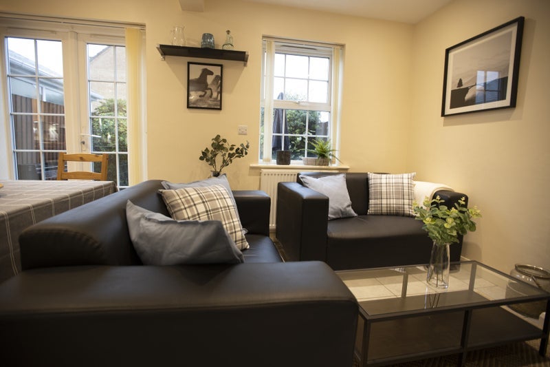 Room Planter Close in Rugby