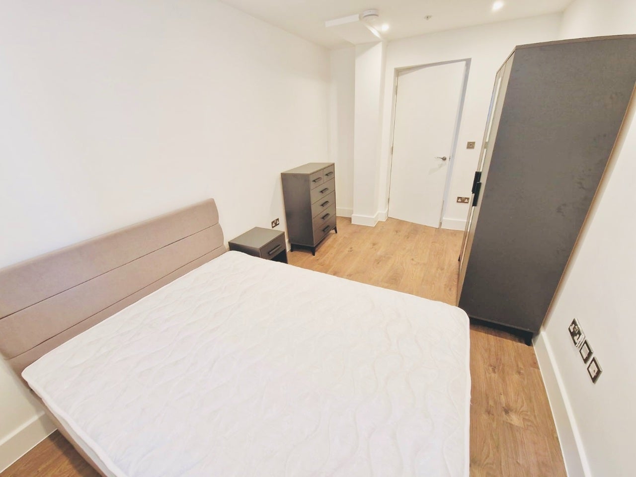 Flat Wandsworth Road in Greater London