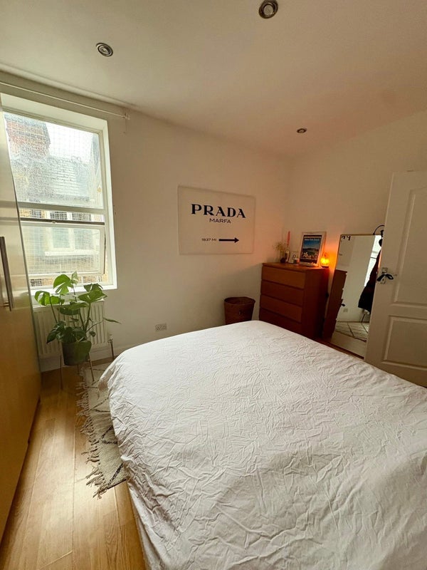 Flat Haverstock Hill in Greater London