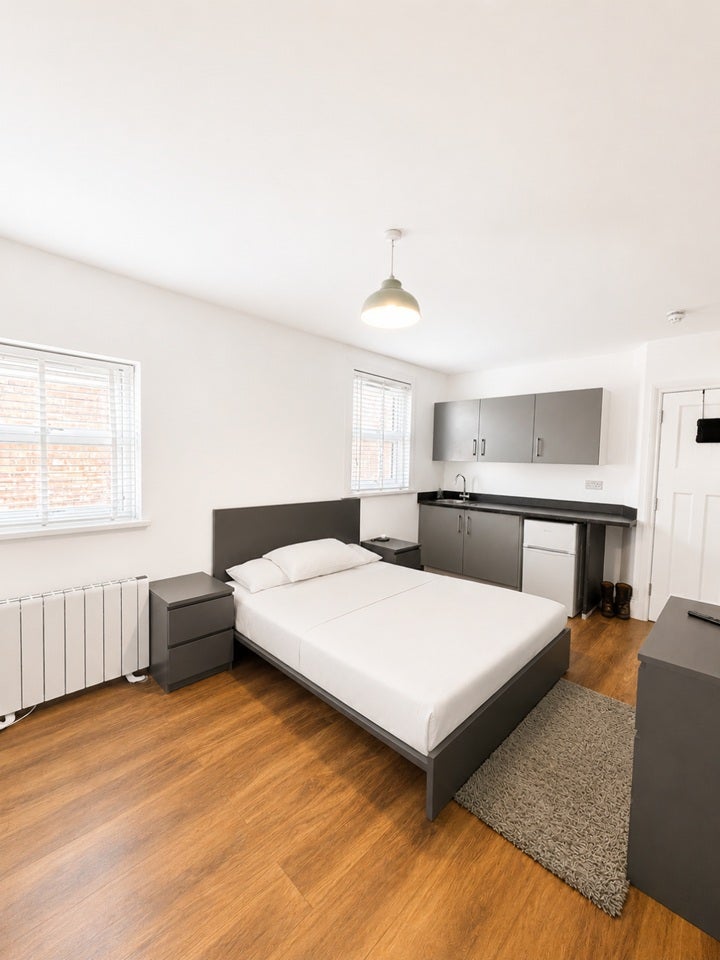 Room Clifton Road in Rugby