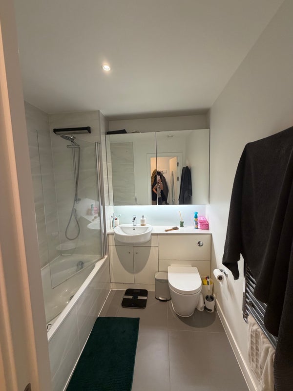 Room Liberty Bridge Road in Greater London