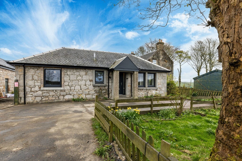 House Gartgill Road in Glenboig