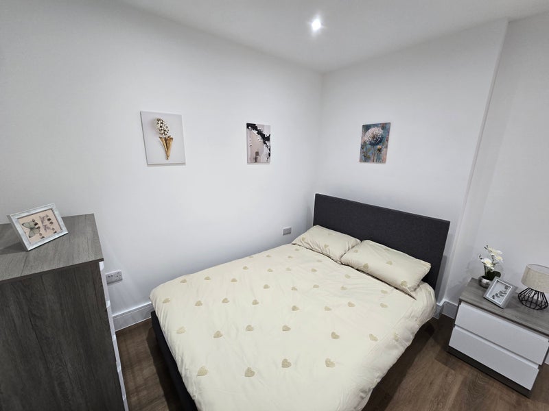 Room East Street in Greater London