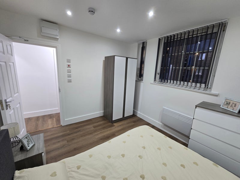 Room East Street in Greater London
