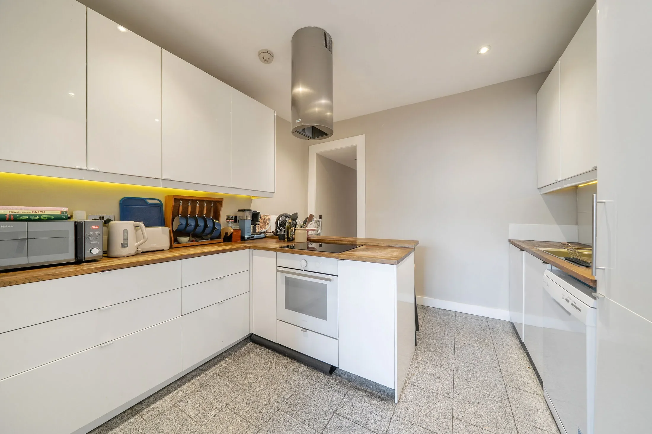 Flat North Hill Avenue in Greater London