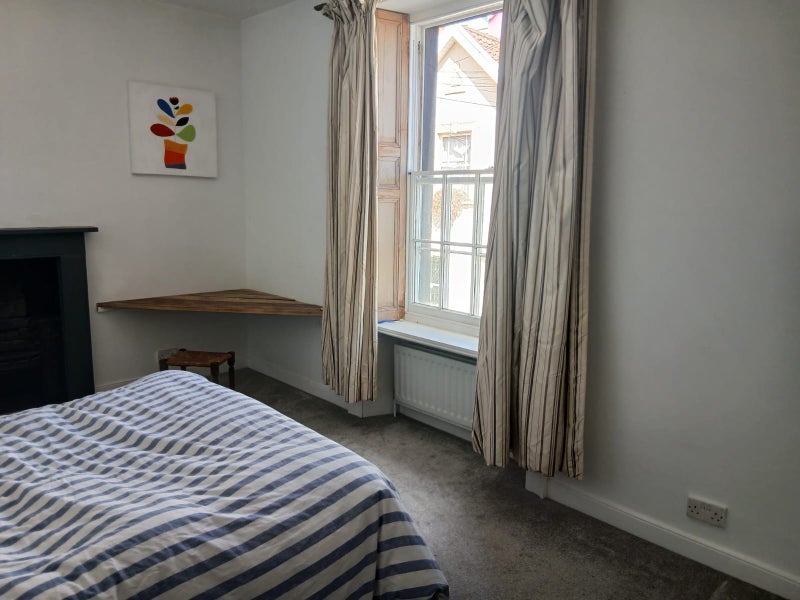 Room Upper Cheltenham Place in Bristol