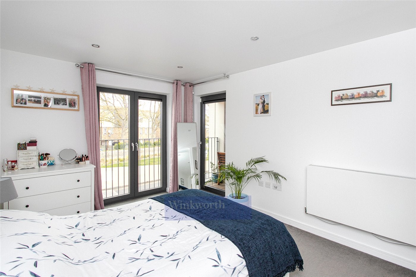 Flat Akerman Road in Greater London
