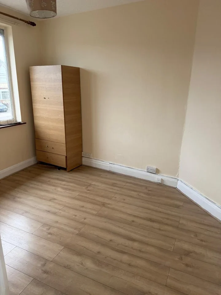 Flat Birkbeck Road in Greater London