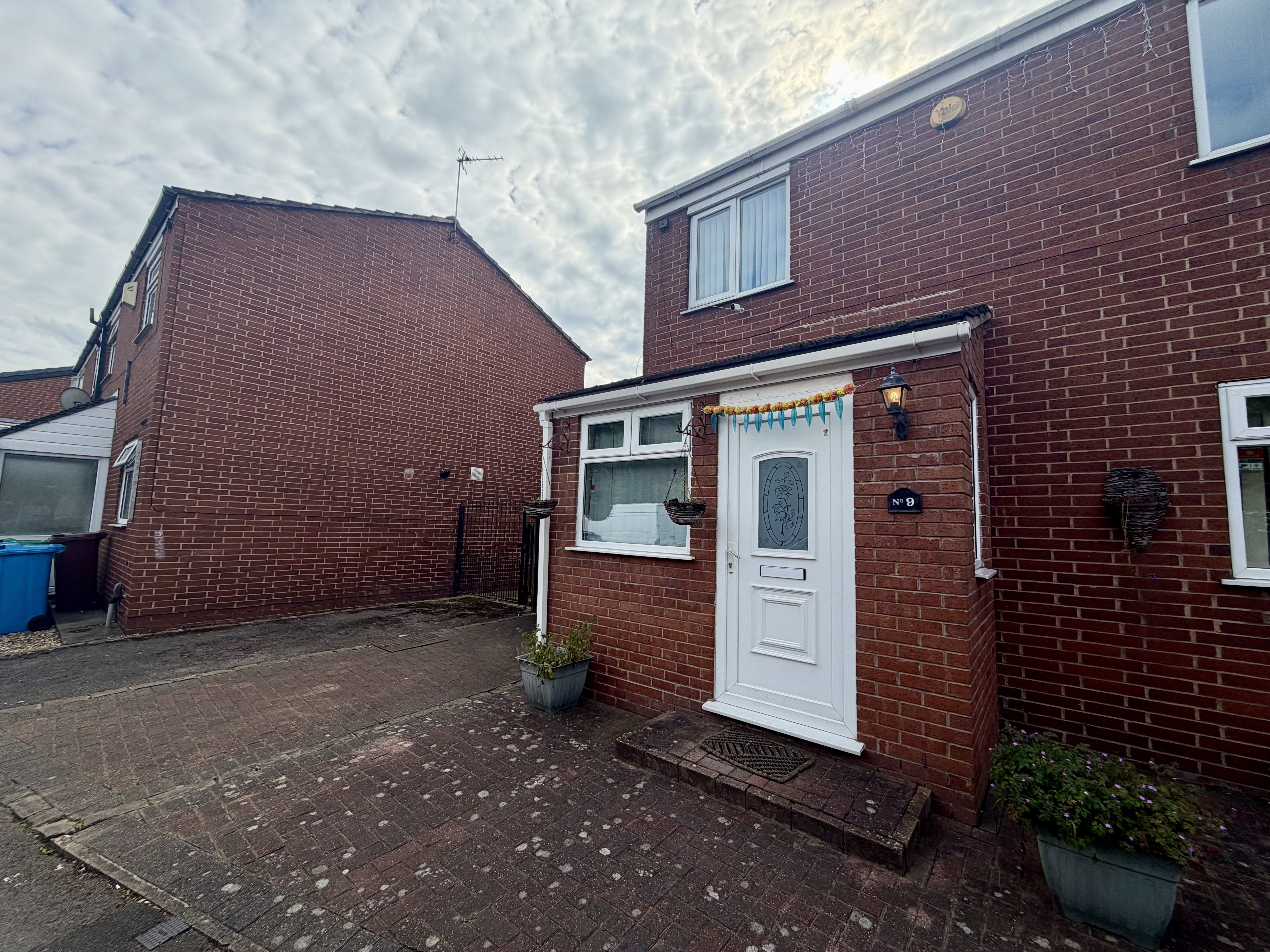 House Ellanby Close in Manchester