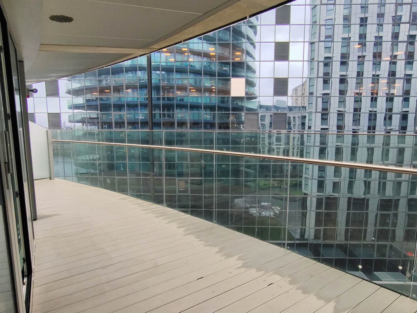 Flat Crossharbour Plaza in Greater London